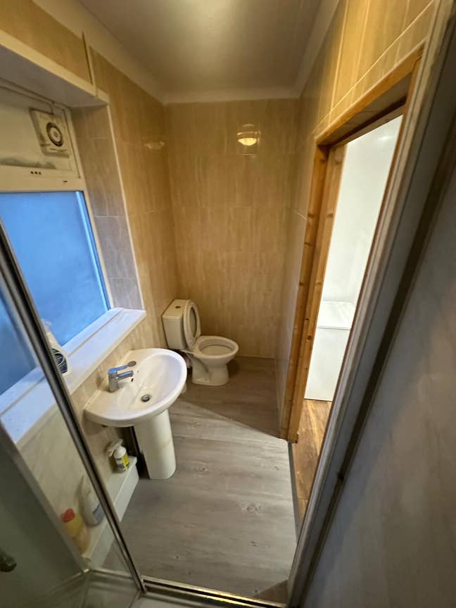 Double room with ensuite bathroom  Main Photo