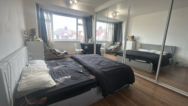 Double Size Furnished Room to rent  Main Photo