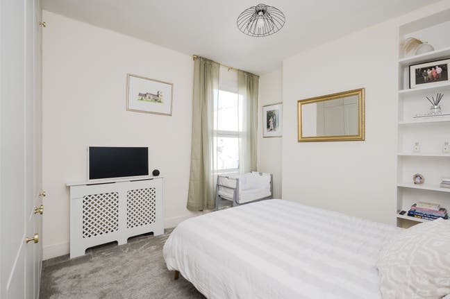 Short term room available in Fulham  Main Photo