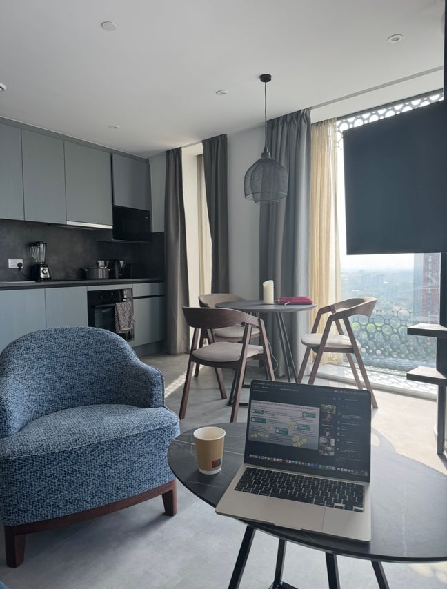 Modern 1 bed apartment in new built Main Photo