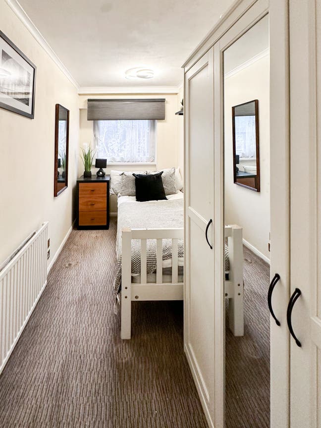 1 Newly Refurbished SIngle room near Stratford ❗️ Main Photo