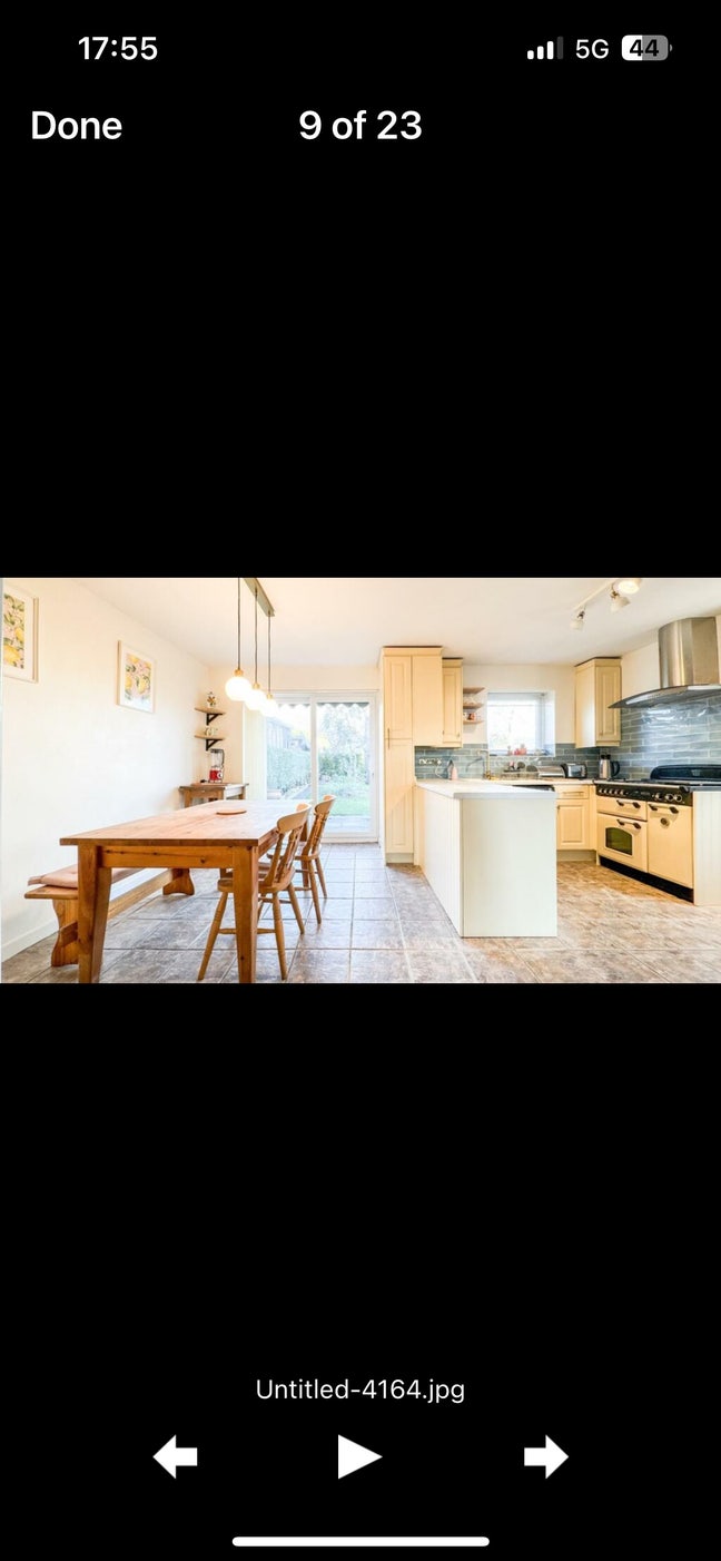 Looking for a female 3 bed house share Main Photo