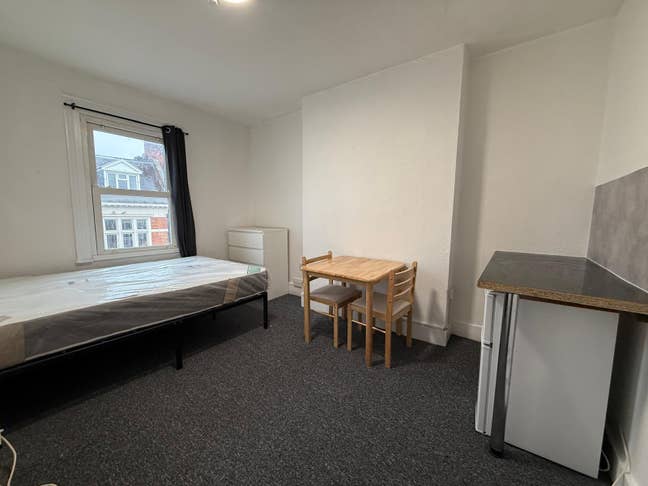 Kilburn High Rd/Bills Included/No Deposit Main Photo