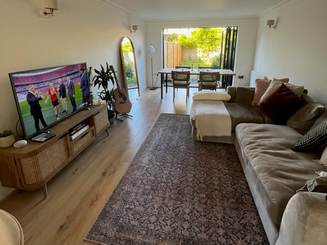 Entire Home - 2Bed + Nursery Main Photo