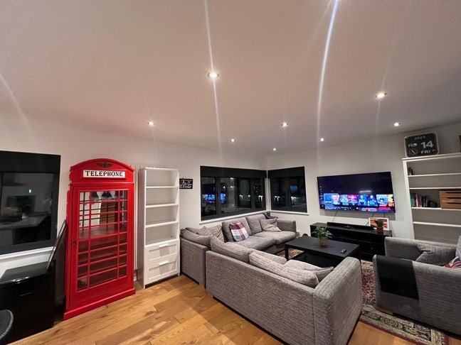 **2 Double Bedrooms with En-Suite and Balcony** Main Photo