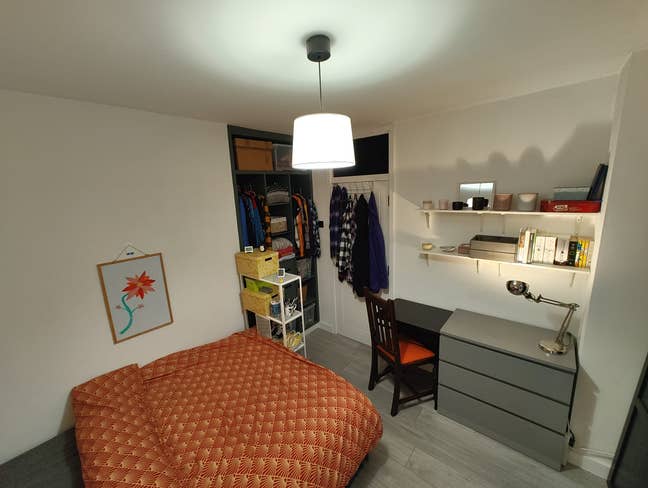 Medium sized room in house with garden Main Photo