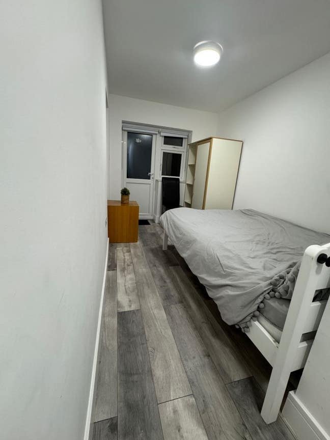 Spacious & Cosy Studio Flat for Rent – TW15 1DG Main Photo