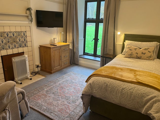 Annex in family home Main Photo