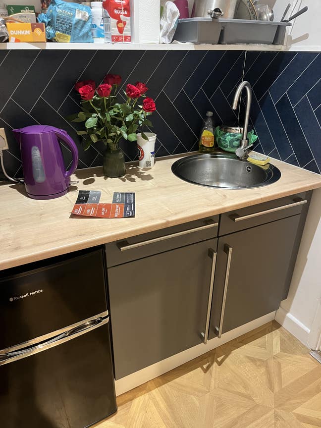 Studio type double room with separate shower room Main Photo