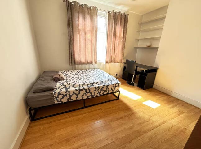 Spacious All Included Rooms in Hendon Main Photo