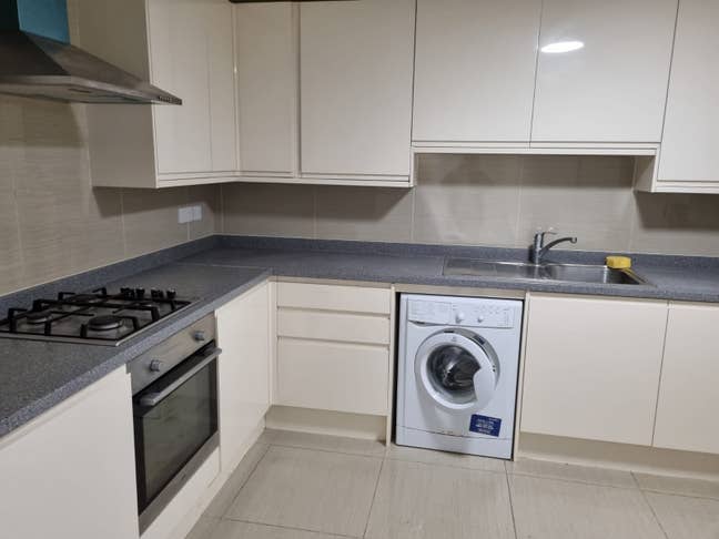 Kingsbury Park Station, Lovely Ensuit,  £950, £995 Main Photo