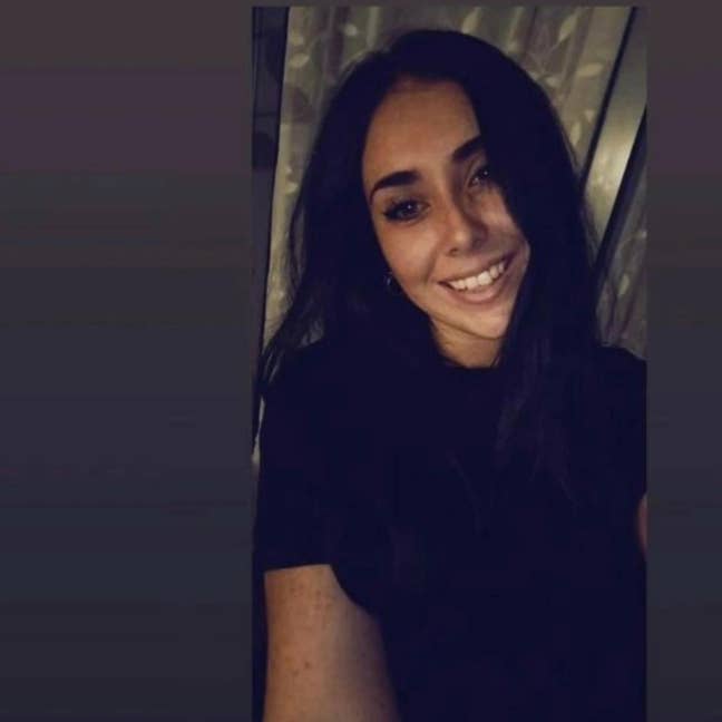 Hello, looking to share a flat or have a ensuite r Main Photo