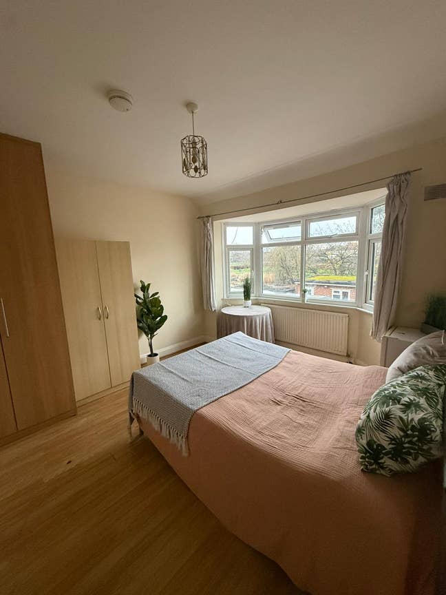 Double Room – First Floor Main Photo