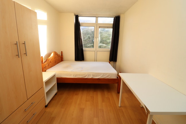 Special Offer in Stepney Green (E1) - Avl Now Main Photo