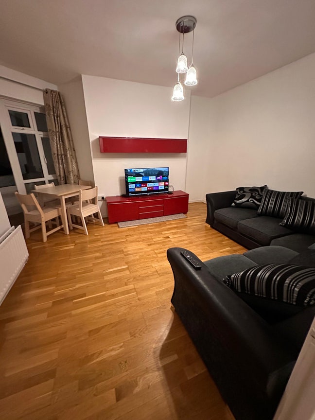 Spacious Newly Renovated 3 Bedroom Property  Main Photo