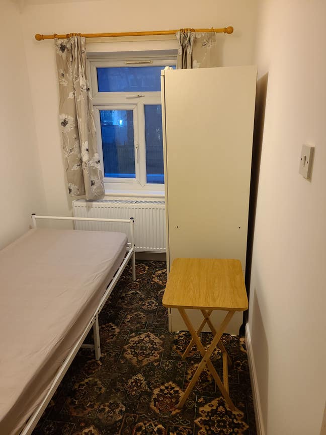 Box Room for a non-smoking professional Main Photo