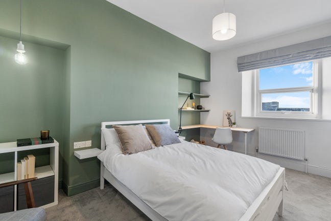 💎Sale! Luxurious Rooms in Stunning Grand Home💎  Main Photo