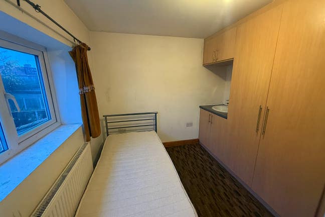 Single Room  Main Photo