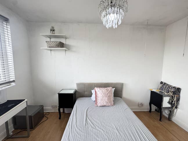 Double room Available Now. All bills included Main Photo