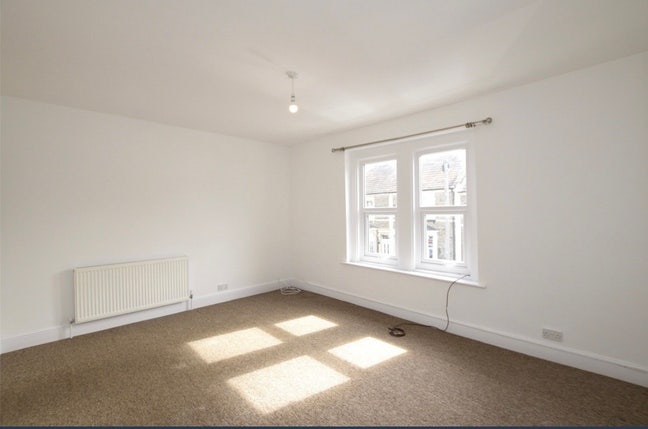 Couple bedroom available near Staple Hill Main Photo