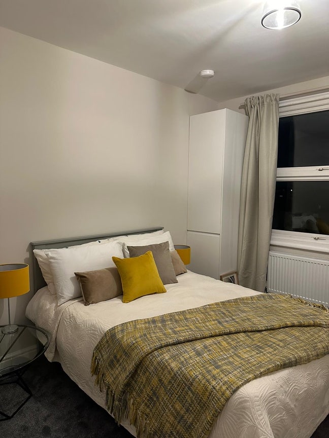 2 rooms to rent in 3 bed flat Main Photo