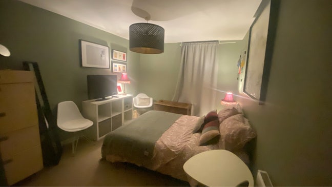 Large double room available-Female preferred Main Photo