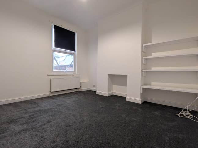 Newly refurbished Studio with Own Bathroom Main Photo