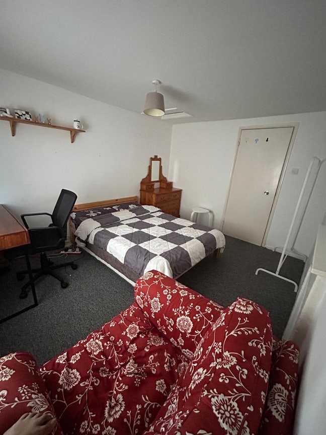 Room for rent Main Photo