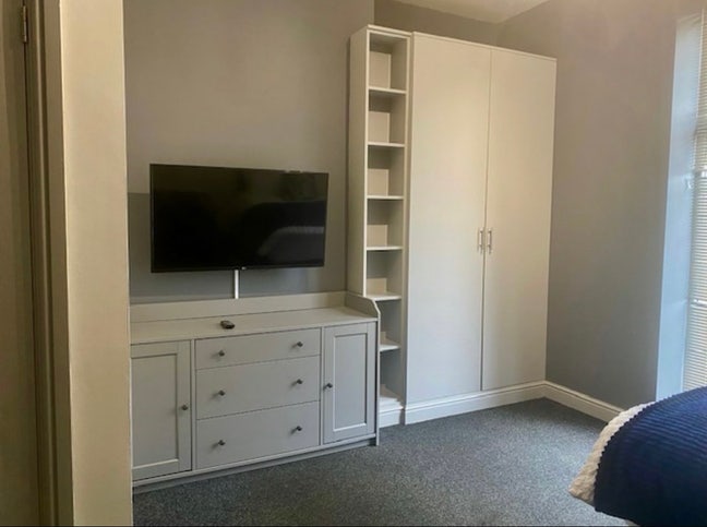  Large  Ensuite   HD1  Main Photo