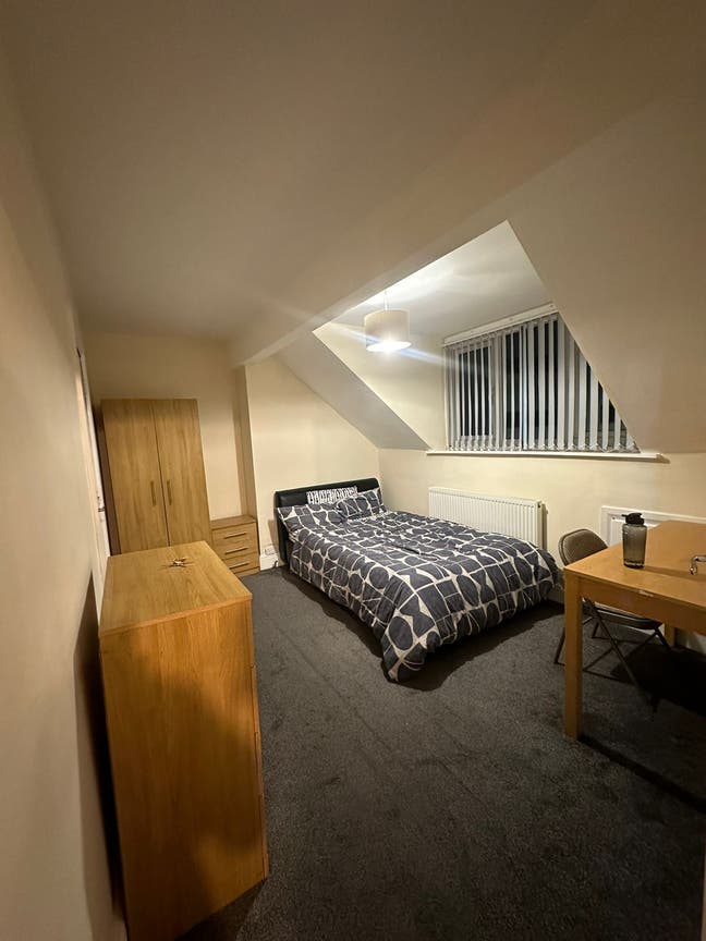 📍 Sublet Available – Headingly, Leeds (LS6) A Main Photo