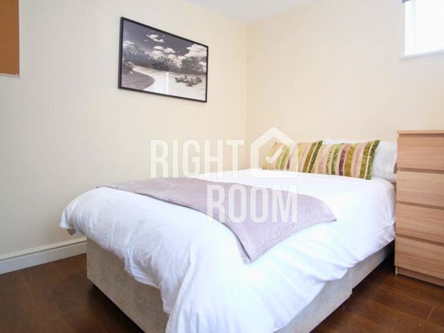 4 Large Furnished Rooms Available to Rent in SW16 Main Photo
