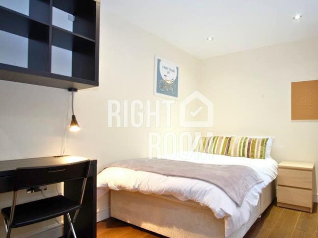 4 Large Furnished Rooms Available to Rent in SW16 Main Photo