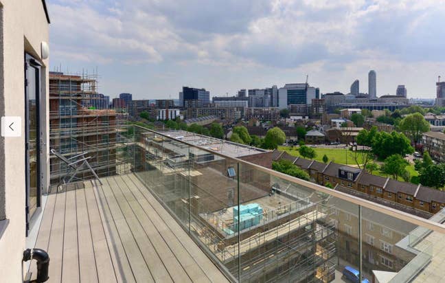 East India/Canning Town *Modern Single with Balcon Main Photo