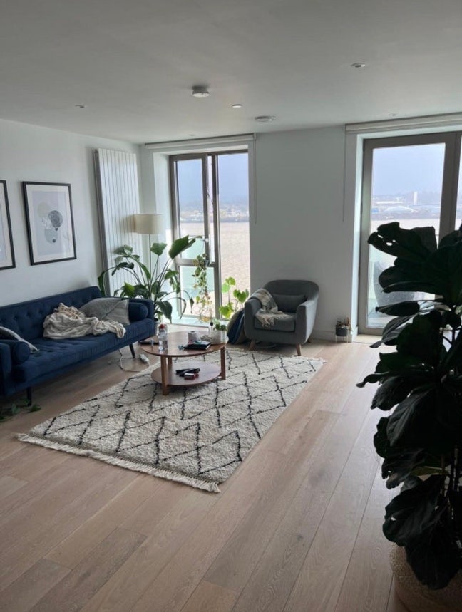 Flatshare in Beautiful Waterside Apartment Main Photo