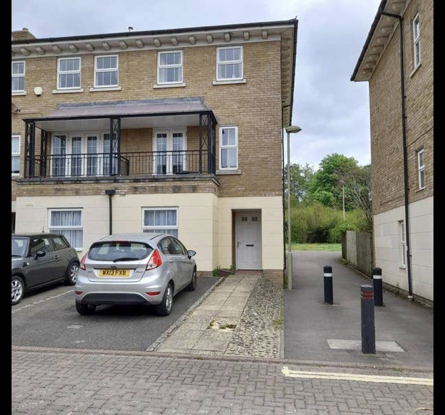 Double Room with balcony in Cowley  Main Photo