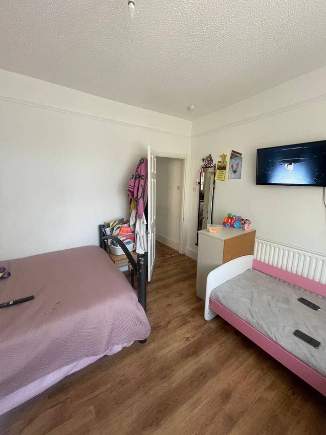 Spacious Studio Flat in Palmers Green  Main Photo