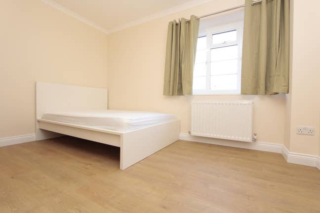 Prime Location! 2 Beautiful Rooms in Paddington  Main Photo