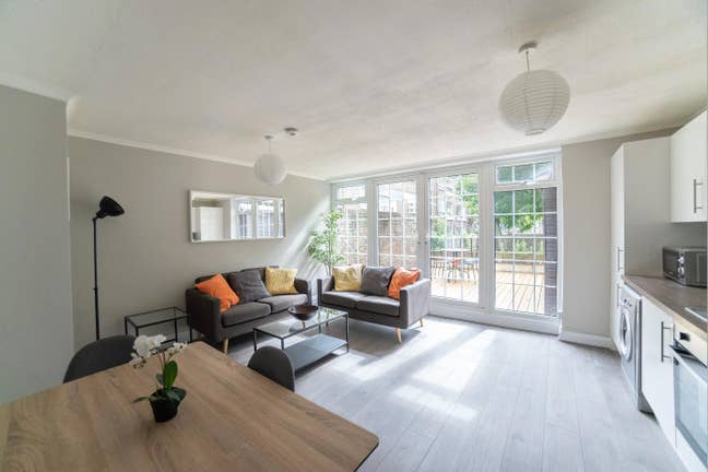 XL Double w/ Terrace by Canary Wharf Main Photo