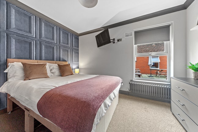 Room in shared house parking and bills inc Main Photo