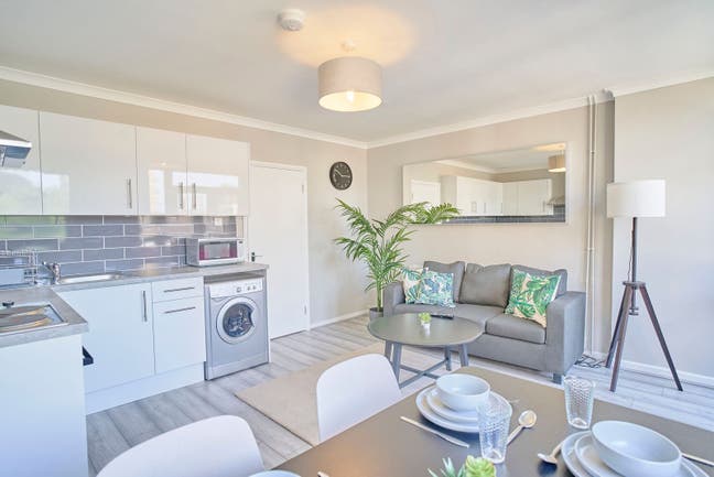 Double Room by Victoria Park Main Photo