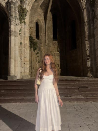 21 year old Female looking for a place  Main Photo