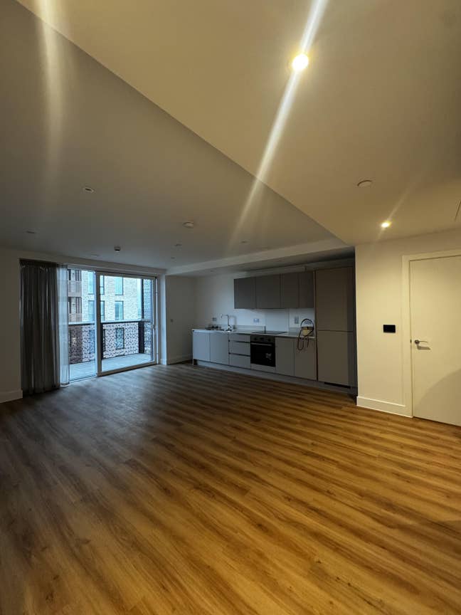 New Build Apartment Immediately Available Main Photo