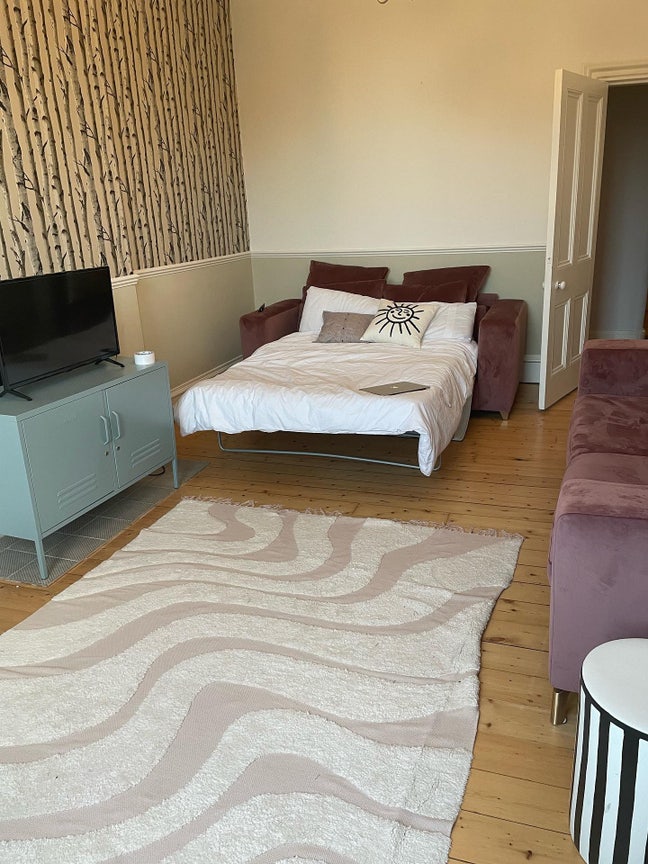 Flat mate :) Main Photo