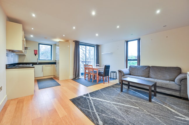 Stunning 2 Bed 2 Bath New Build in Forest Hil Main Photo