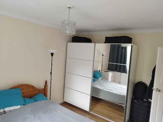 2 x  double rooms in  house   for 1-3 months+  Main Photo