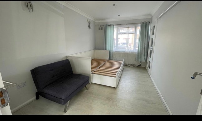 Room for rent  Main Photo