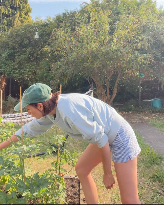 Looking for a home by the sea  Main Photo