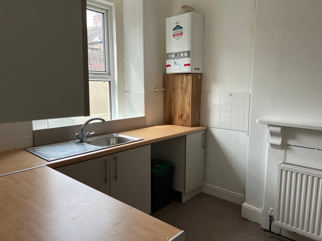 3 Bed Flat in Centre Weston Main Photo