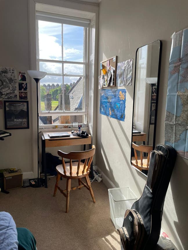 Room available next to the Meadows!  Main Photo