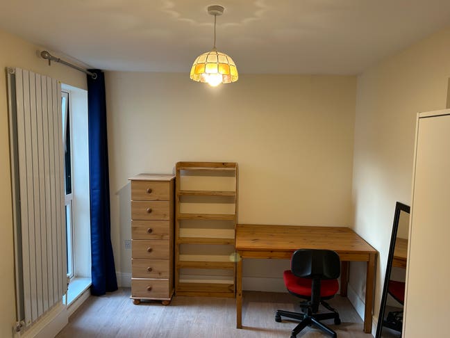 Refurbished en-suite double room with kitchenette Main Photo
